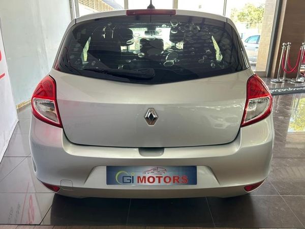 2011-Renault-Clio-12-16v-Va-Va-Voom-5-dr-Pack image:7