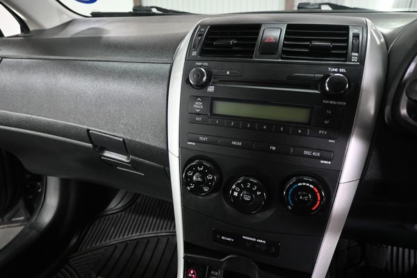 2010-Toyota-Corolla-13-Professional image:9
