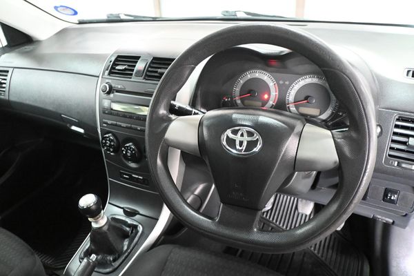 2010-Toyota-Corolla-13-Professional image:5