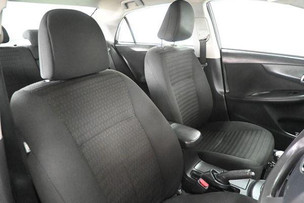 2010-Toyota-Corolla-13-Professional image:6