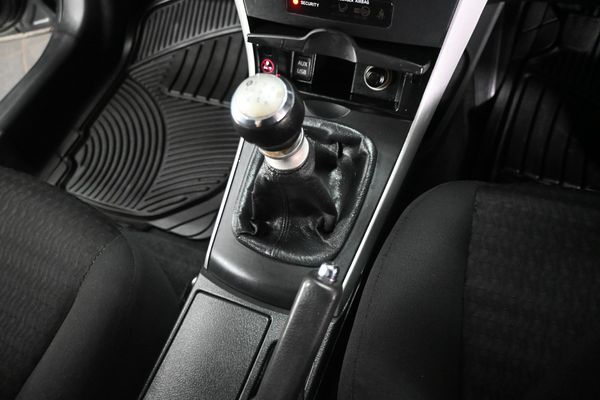 2010-Toyota-Corolla-13-Professional image:8
