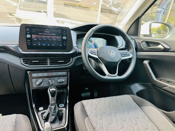 2026-Volkswagen-T-Cross-10-TSI-Life-Auto image:16