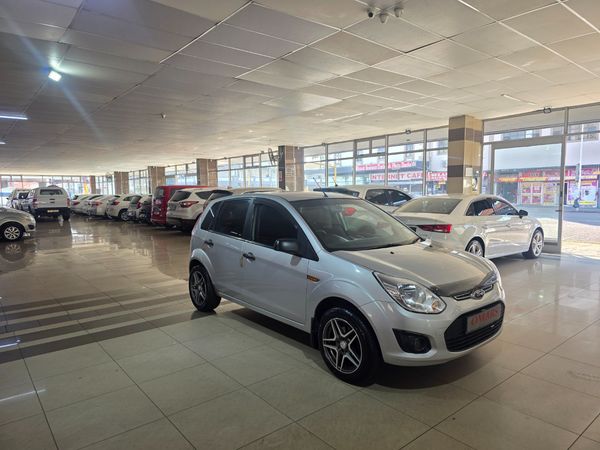 2015-Ford-Figo-14-TDCi-Ambiente image:1