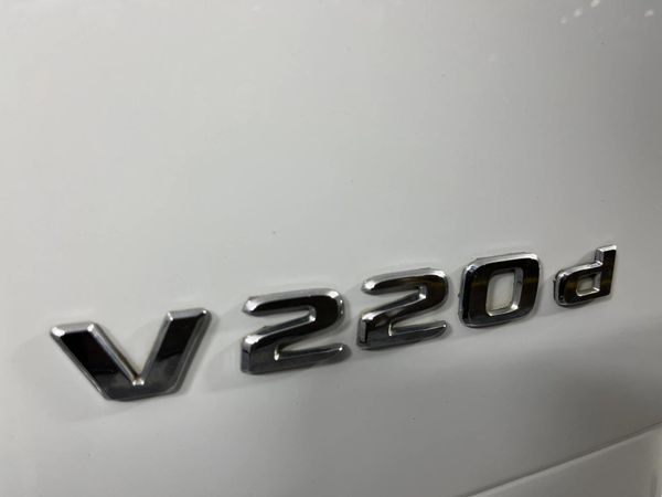 2022-Mercedes-Benz-V-Class-V220d-Auto image:10