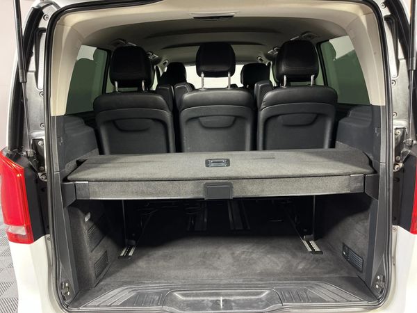 2022-Mercedes-Benz-V-Class-V220d-Auto image:13
