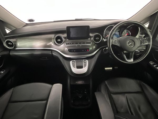 2022-Mercedes-Benz-V-Class-V220d-Auto image:1