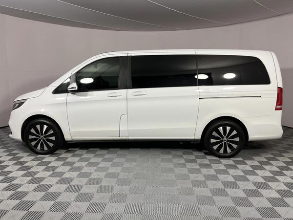 2022-Mercedes-Benz-V-Class-V220d-Auto image:19