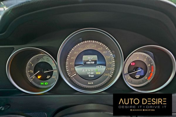 2016-Mercedes-Benz-C-Class-Edition-C image:32