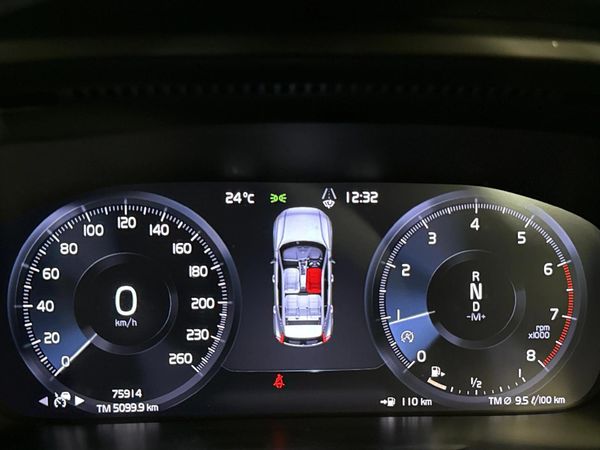 2022-Volvo-XC40-T4-R-Design-Auto image:2