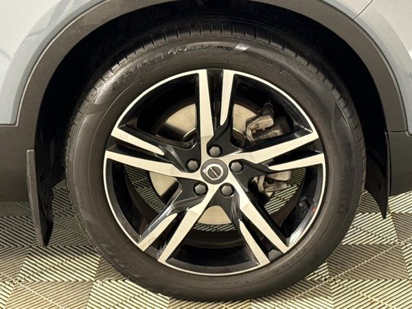 2022-Volvo-XC40-T4-R-Design-Auto image:5