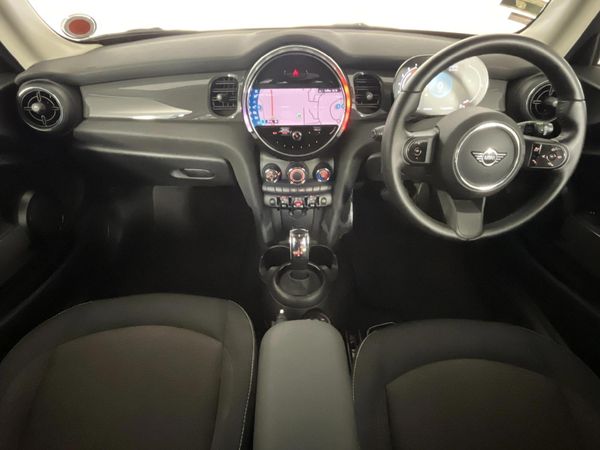 2022-MINI-Hatch-One-15T-Auto image:1