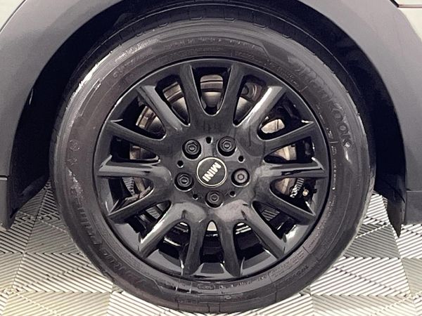 2022-MINI-Hatch-One-15T-Auto image:4