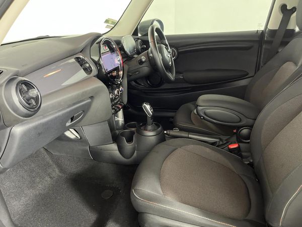 2022-MINI-Hatch-One-15T-Auto image:7
