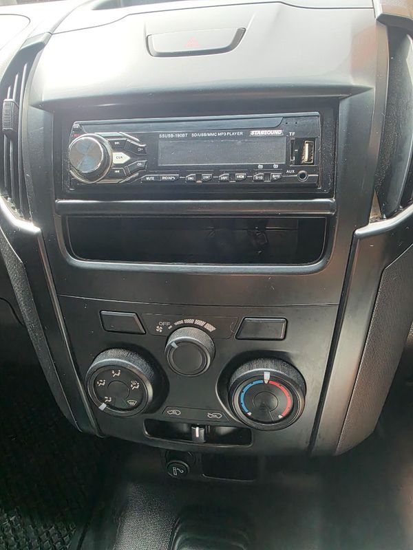2022-Isuzu-D-Max-250C-Single-Cab image:6