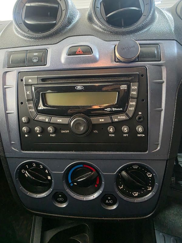 2015-Ford-Figo-14-TDCi-Ambiente image:9