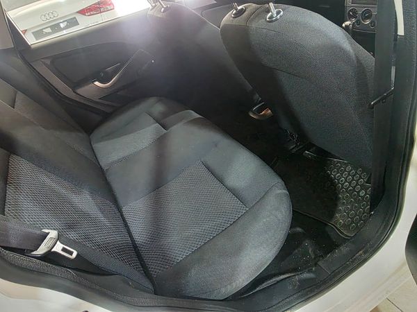2015-Ford-Figo-14-TDCi-Ambiente image:7