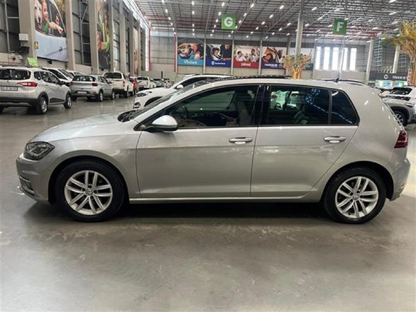2020-Volkswagen-Golf-VII-14-TSI-Comfortline-Auto image:3