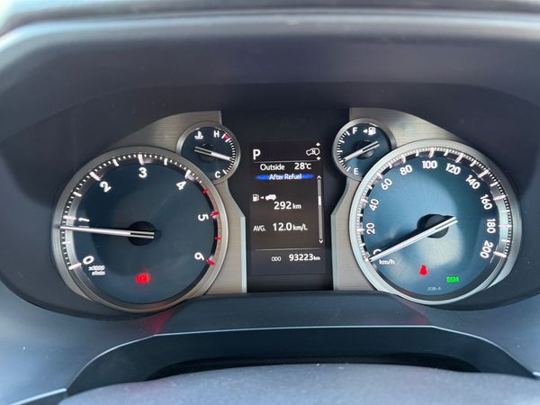 2023-Toyota-Land-Cruiser-Prado-28-GD-VX-Auto image:29