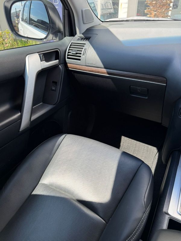2023-Toyota-Land-Cruiser-Prado-28-GD-VX-Auto image:30