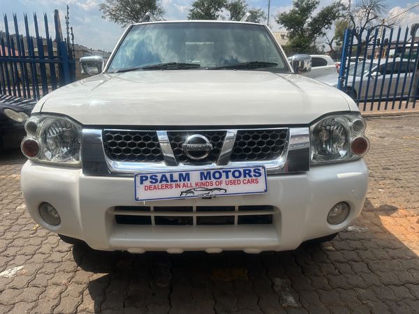 2019-Nissan-NP300-24i-Double-Cab image:2