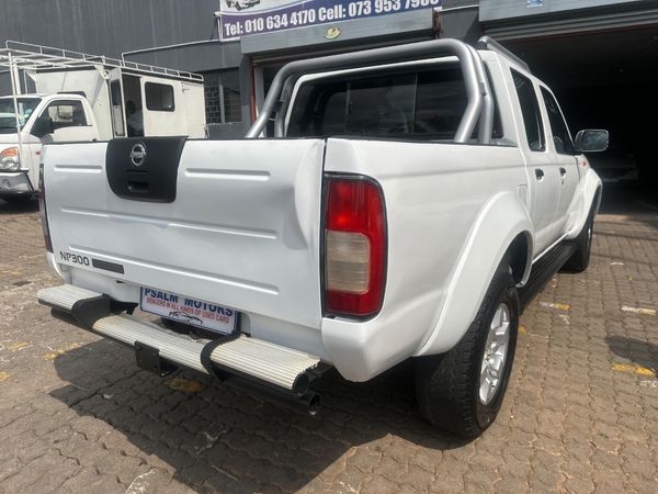 2019-Nissan-NP300-24i-Double-Cab image:5