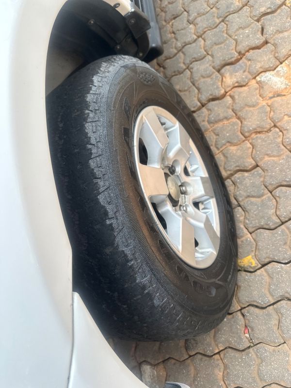 2019-Nissan-NP300-24i-Double-Cab image:6