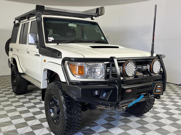 2021-Toyota-Land-Cruiser-76-45-D-V8-Station-Wagon image:16