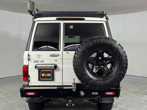 2021-Toyota-Land-Cruiser-76-45-D-V8-Station-Wagon image:18