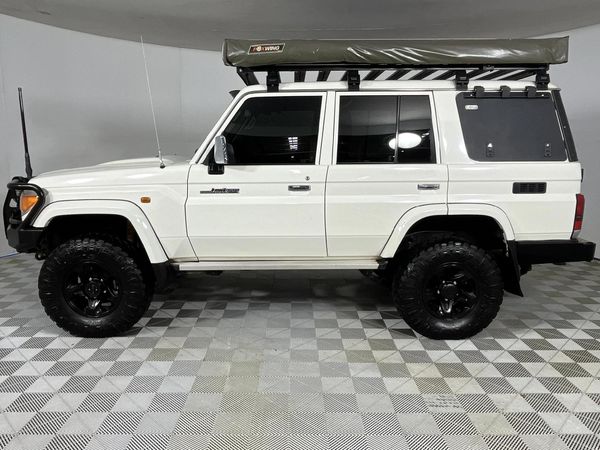 2021-Toyota-Land-Cruiser-76-45-D-V8-Station-Wagon image:19