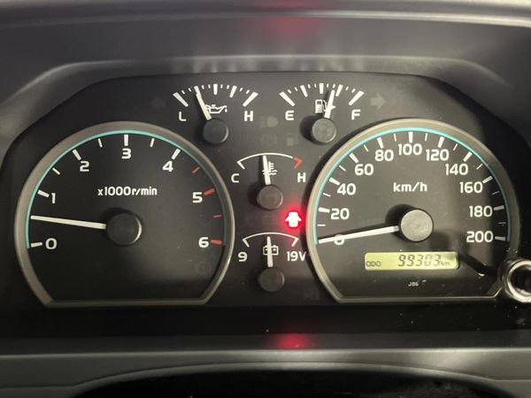 2021-Toyota-Land-Cruiser-76-45-D-V8-Station-Wagon image:2