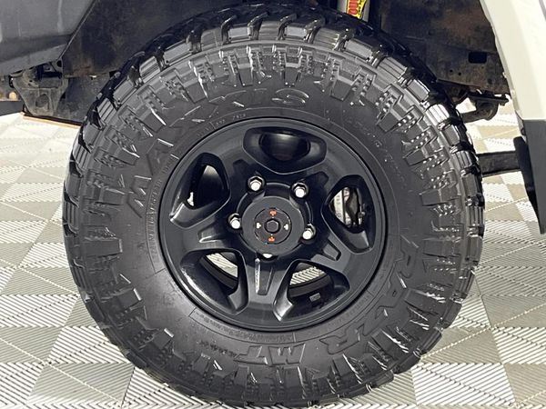 2021-Toyota-Land-Cruiser-76-45-D-V8-Station-Wagon image:4