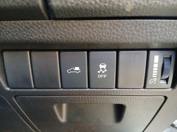 2023-Isuzu-D-Max-30-DDI-HR-ISE-NR-Auto-Double-Cab image:16