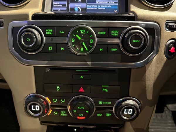 2012-Land-Rover-Discovery-4-30-TD-SD-V6-HSE image:13