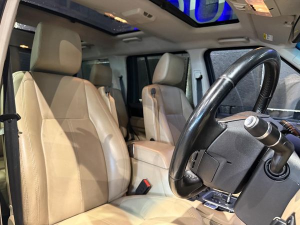 2012-Land-Rover-Discovery-4-30-TD-SD-V6-HSE image:18