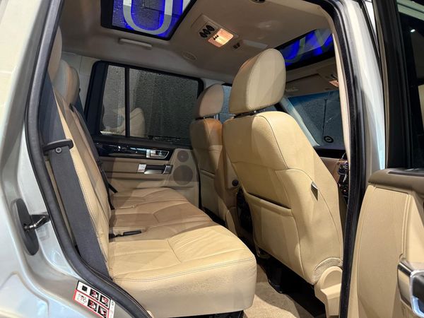 2012-Land-Rover-Discovery-4-30-TD-SD-V6-HSE image:23