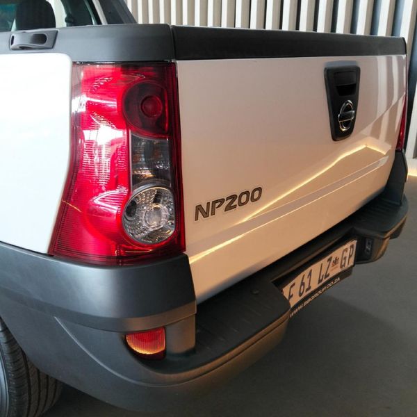 2023-Nissan-NP200-16-AC-Safety-Pack image:10