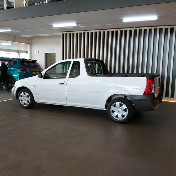 2023-Nissan-NP200-16-AC-Safety-Pack image:3