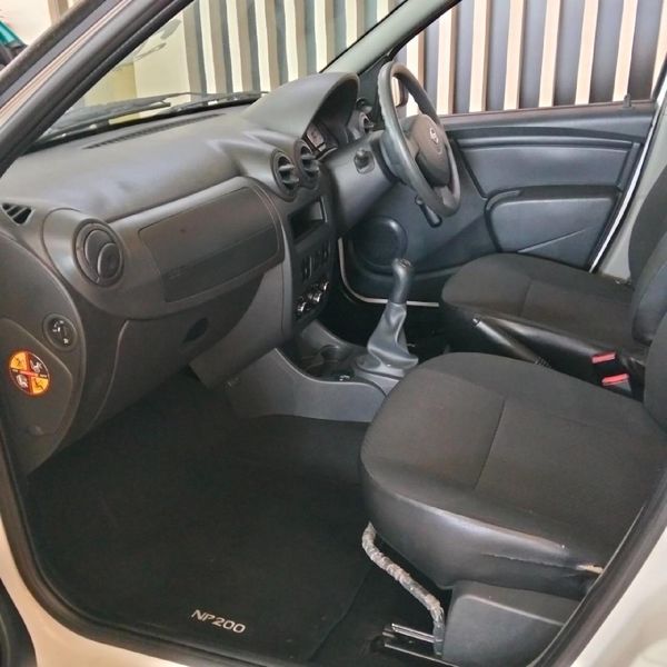 2023-Nissan-NP200-16-AC-Safety-Pack image:6