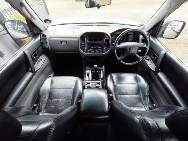 2001-Mitsubishi-Pajero-3200-DI-D-3-dr image:12