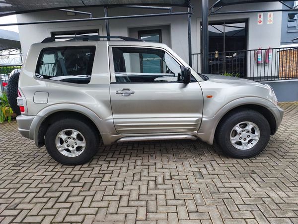 2001-Mitsubishi-Pajero-3200-DI-D-3-dr image:2