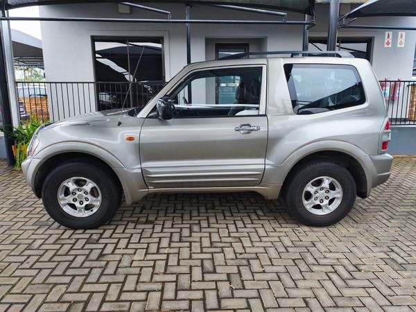 2001-Mitsubishi-Pajero-3200-DI-D-3-dr image:3