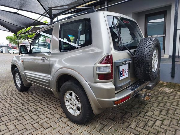 2001-Mitsubishi-Pajero-3200-DI-D-3-dr image:5