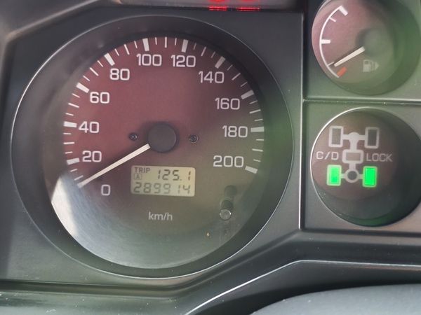 2001-Mitsubishi-Pajero-3200-DI-D-3-dr image:8