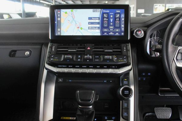 2022-Toyota-Land-Cruiser-300-V6-35-T-GR-S image:13