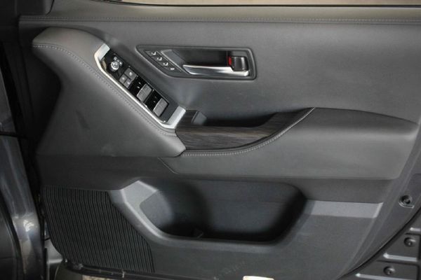 2022-Toyota-Land-Cruiser-300-V6-35-T-GR-S image:18