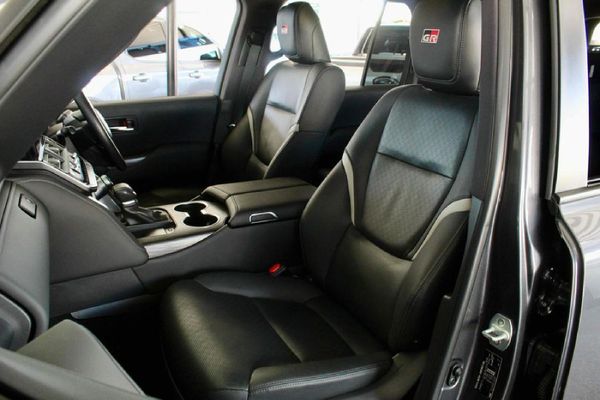 2022-Toyota-Land-Cruiser-300-V6-35-T-GR-S image:20