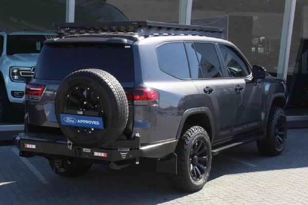 2022-Toyota-Land-Cruiser-300-V6-35-T-GR-S image:6