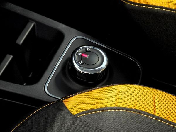 2026-Renault-Kwid-10-10-Year-Ltd-Edition-AMT-Auto image:13
