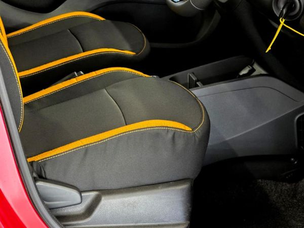 2026-Renault-Kwid-10-10-Year-Ltd-Edition-AMT-Auto image:21