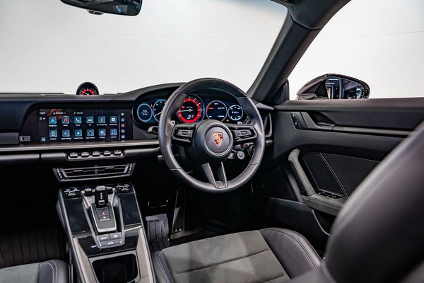 2024-Porsche-911-Carrera-4Gts-Coupe image:9